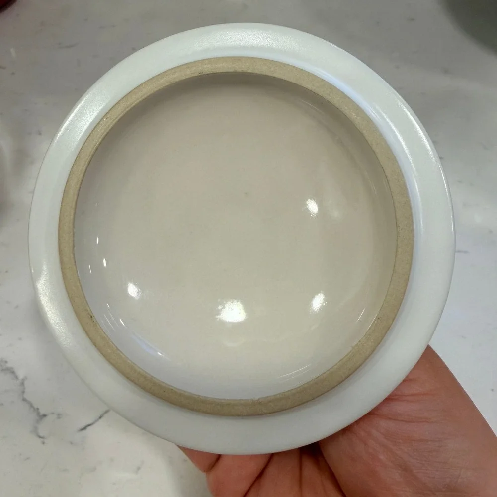 Le Creuset White Daisy Embossed Mini Cocotte Stoneware Flower Relief Round Lid